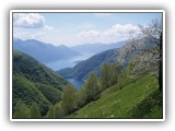 Blick über das Verzascatal bis zum Lago Maggiore.