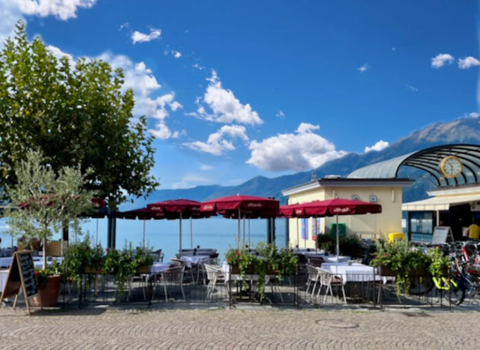Seepromenade in Ascona mit Restaurants am Lago Maggiore