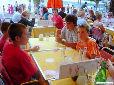Nach einer feinen Pizzaspielen wie 17 und 4, wer gewinnt?