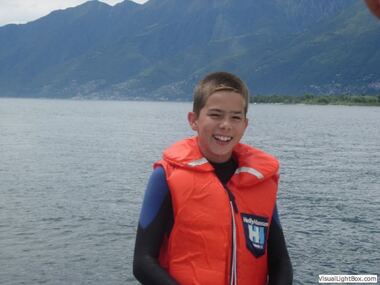 Alex nach geglückter Wakeboardfahrt.