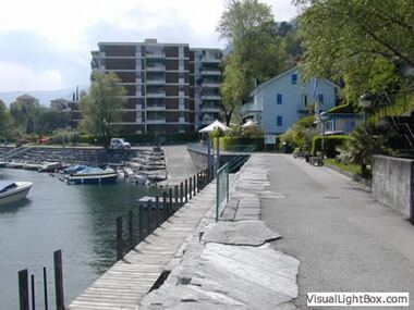 ...direkt am See.